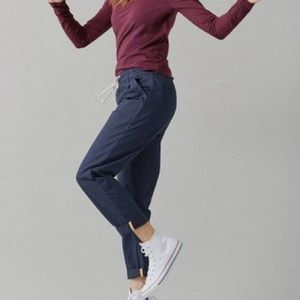 Pact Organic Cotton Twill Roll-up Pants in Small